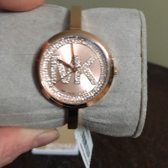 Rose gold crystal watch - Picture 2 of 4